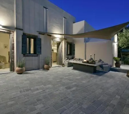 Wonderful Santorini Alia Mansion 3 Bedrooms Beautiful Outdoor Space * Megalochori (Santorini)