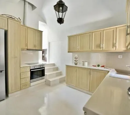 Wonderful Santorini Alia Mansion 3 Bedrooms Beautiful Outdoor Space&wonderful Views Megalochori