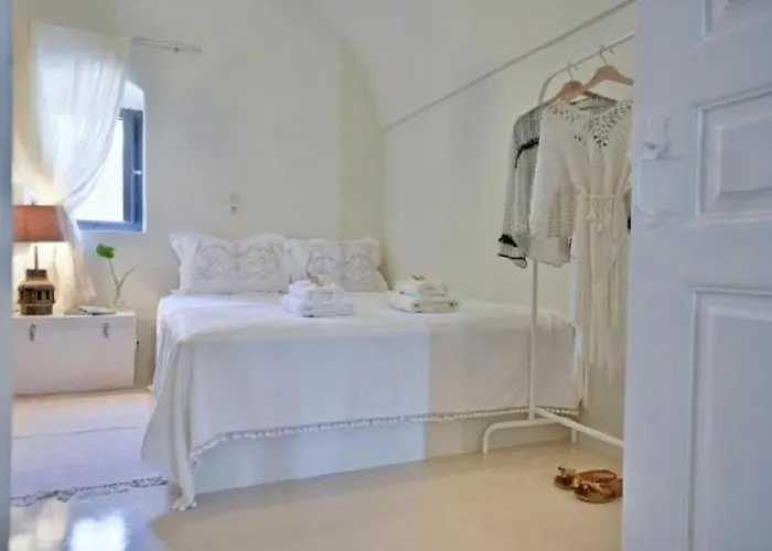 Вилла Wonderful Santorini Alia Mansion 3 Bedrooms Beautiful Outdoor Space *