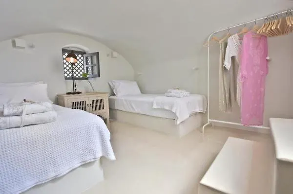 Вилла Wonderful Santorini Alia Mansion 3 Bedrooms Beautiful Outdoor Space